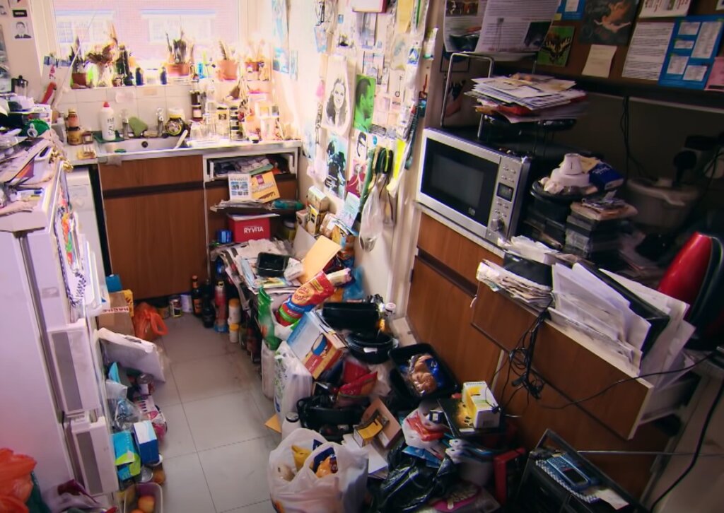 what are the costs involved when cleaning a hoarders house