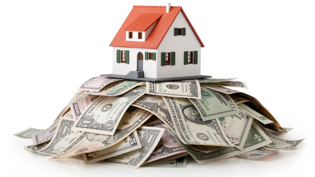 San Francisco homeowner comparing a cash offer with traditional home-selling options