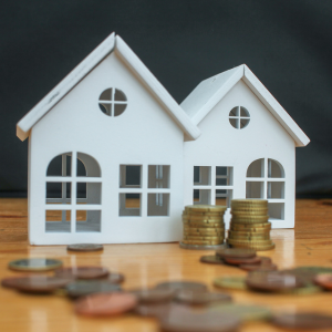 Can I Legally Sell My House for Less Than Appraised Value in Florida