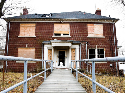 selling a condemned house