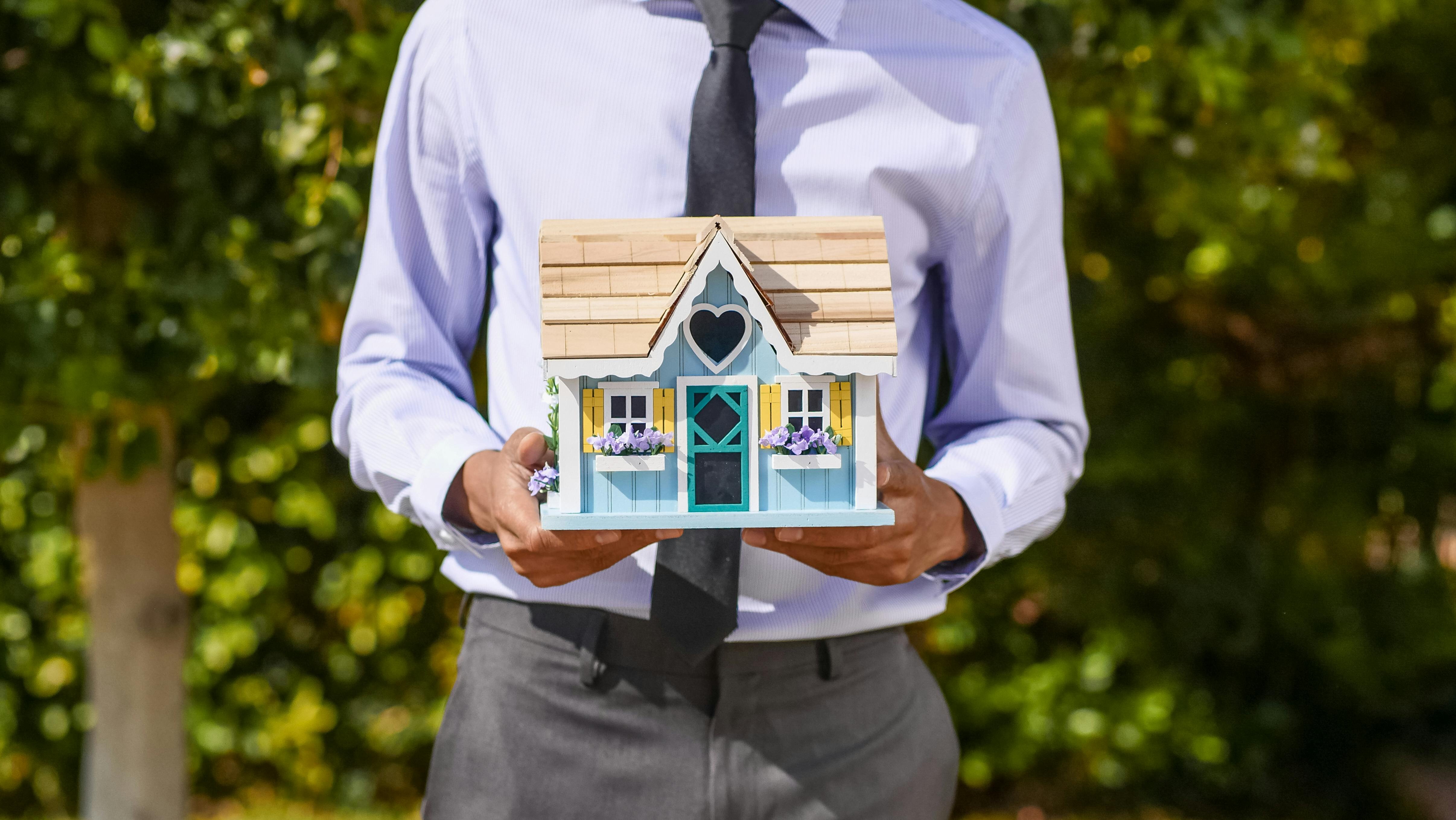 Can I Sell My House To My Business - Featured image