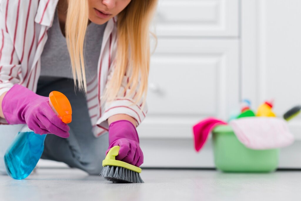 Hoarding house cleanup process before listing for sale in Texas
