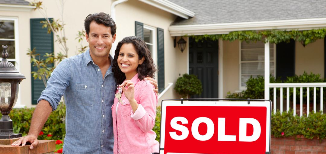 Listing a Texas home with a realtor to reach traditional buyers