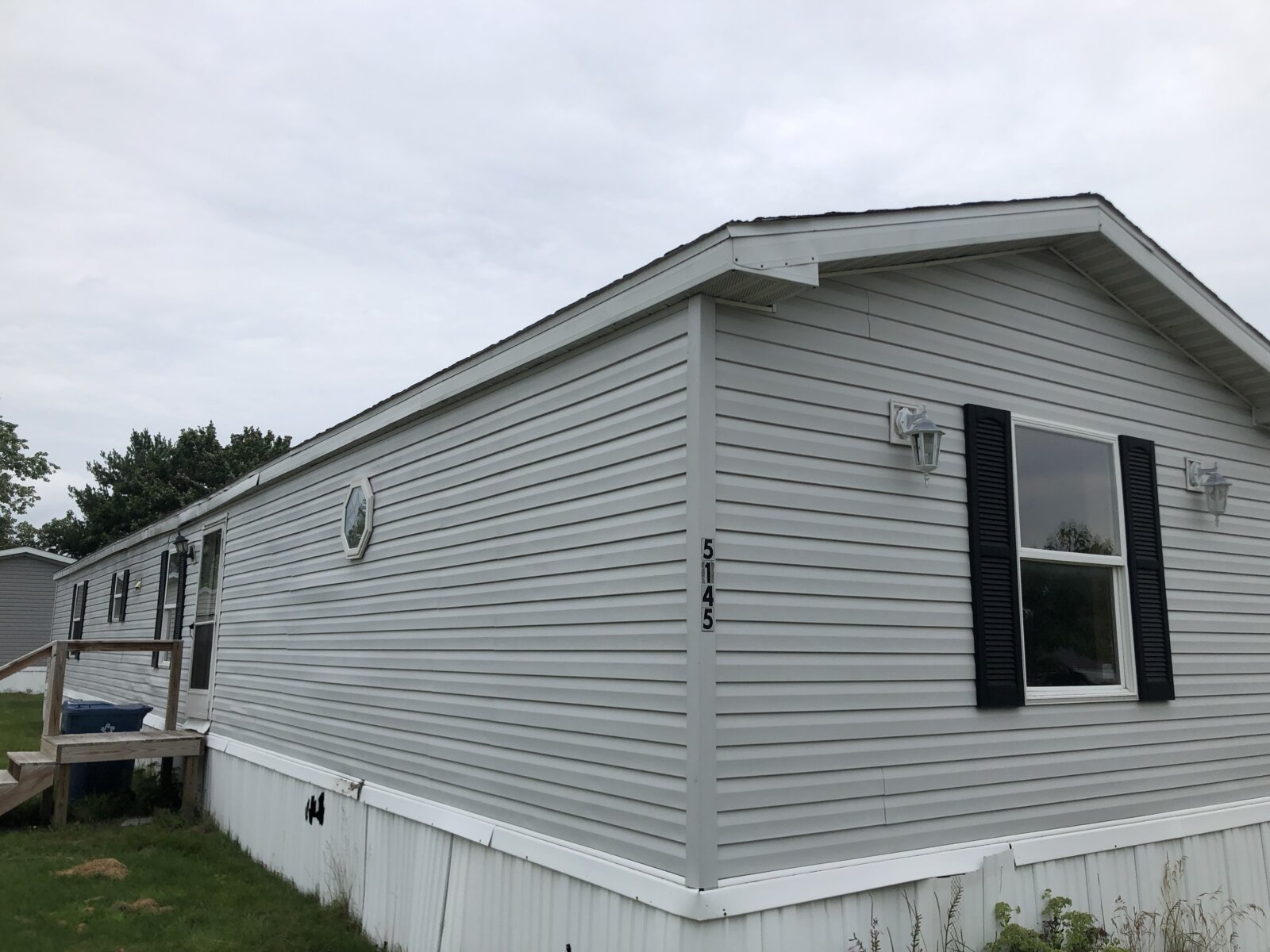 sell Grand Rapids mobile homes fast mobile home requiring repair