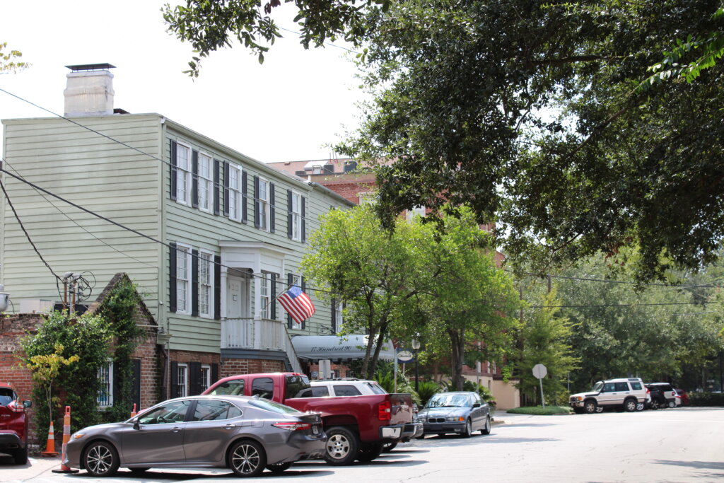 Savannah GA neighborhood with historic homes and oak-lined streets