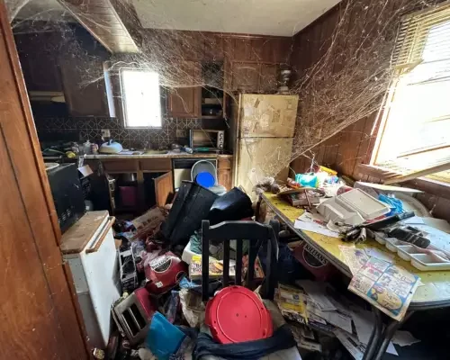 Cluttered vacant house