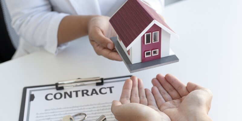Pros and cons of selling a home to a family member-TX Cash Home Buyers