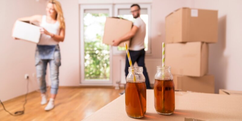 people packing due to selling their house for job relocation-TX Cash Home Buyers