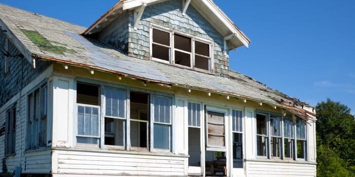 Should I Sell My House That Needs Repairs to an Investor or List It