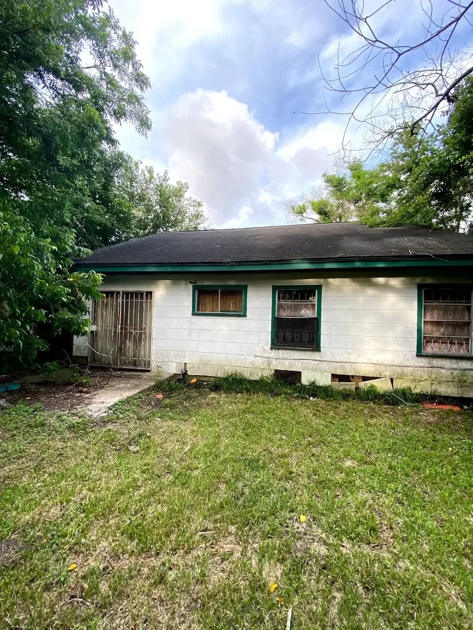 Occupied inherited property needing repairs in Houston Texas