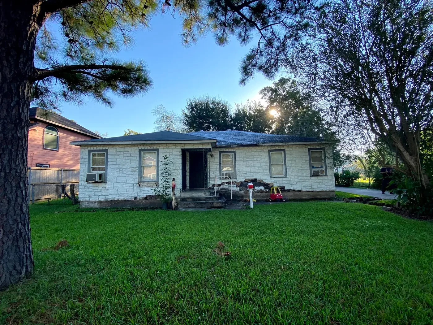 Former tenant occupied property in Pasadena Texas