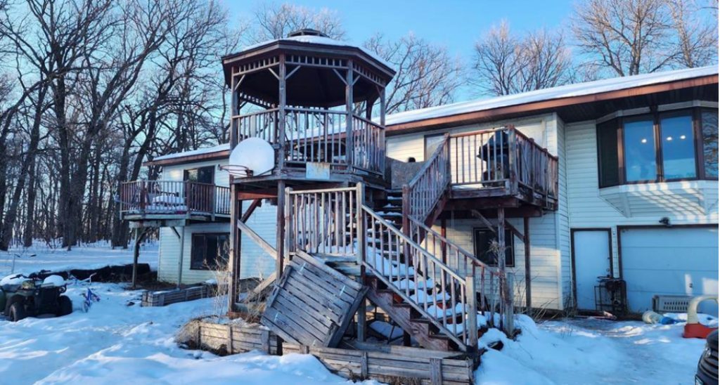 A Ham Lake Home Falling Apart