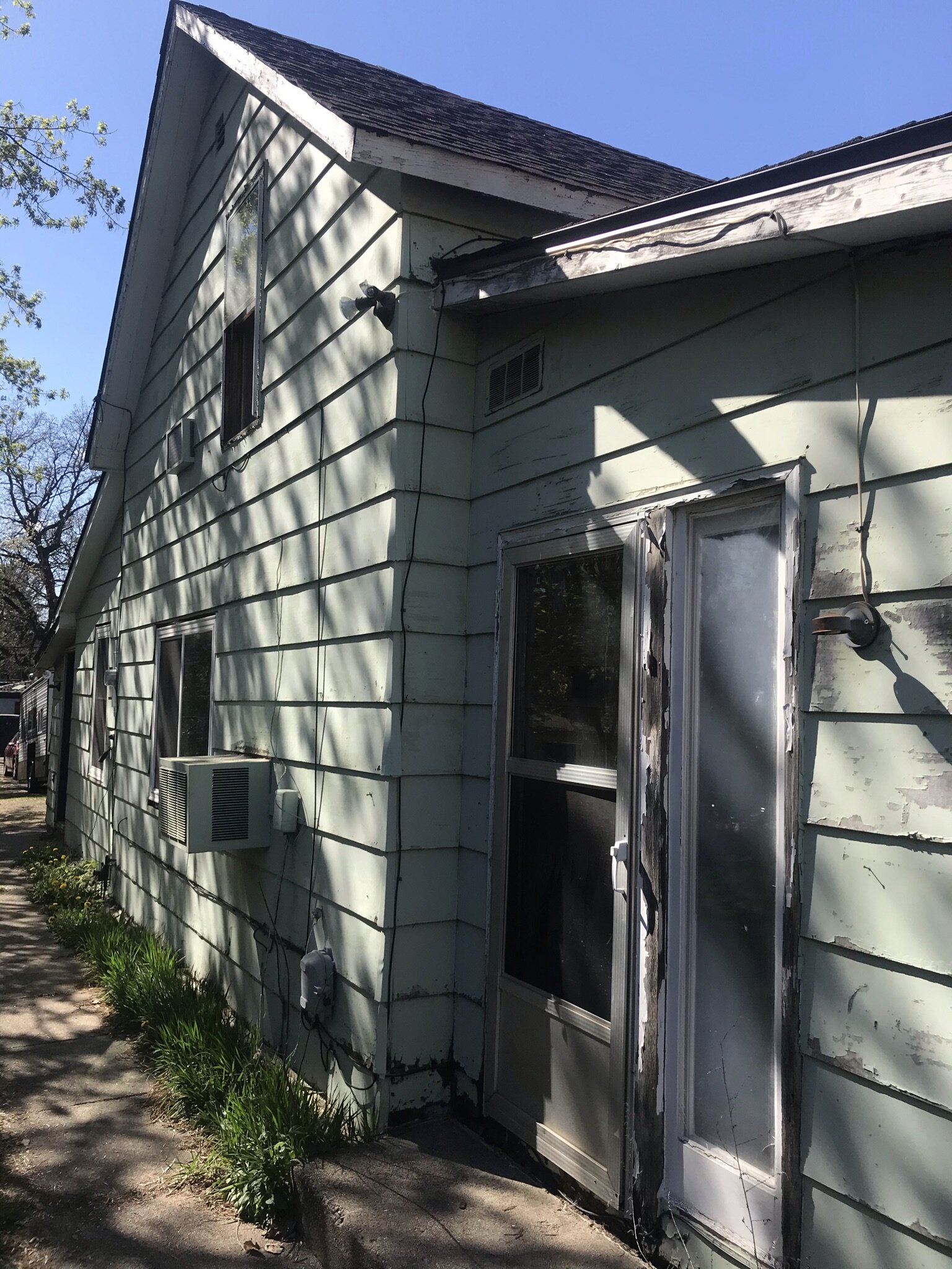 House in Bloomington bought for cash