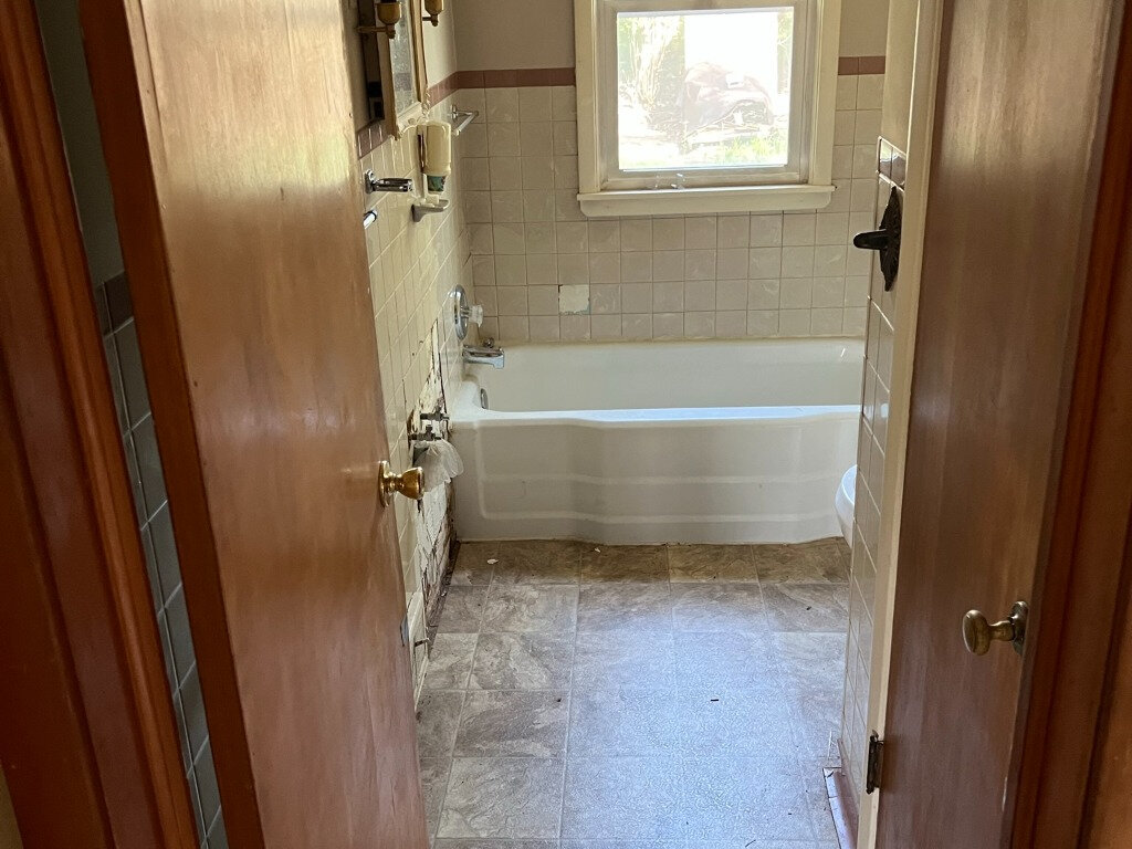 Dirty Bathroom in Brooklyn Park home