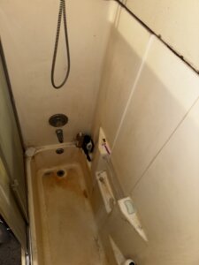 We buy houses with dirty bathrooms