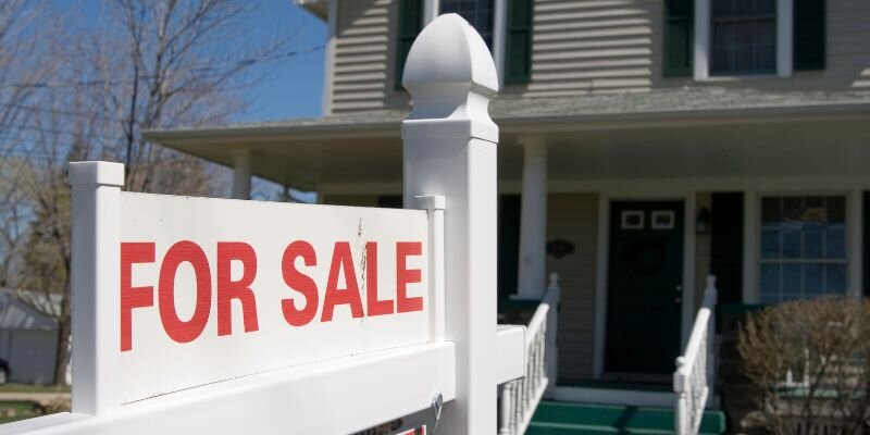 Understanding the Difference Between Appraised Value and Market Value