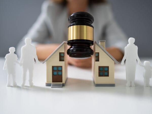 How to Split House Equity Fairly in a Washington Divorce