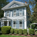 Landscaping Ideas That Will Help You Sell Your House: 5 Tips to Consider