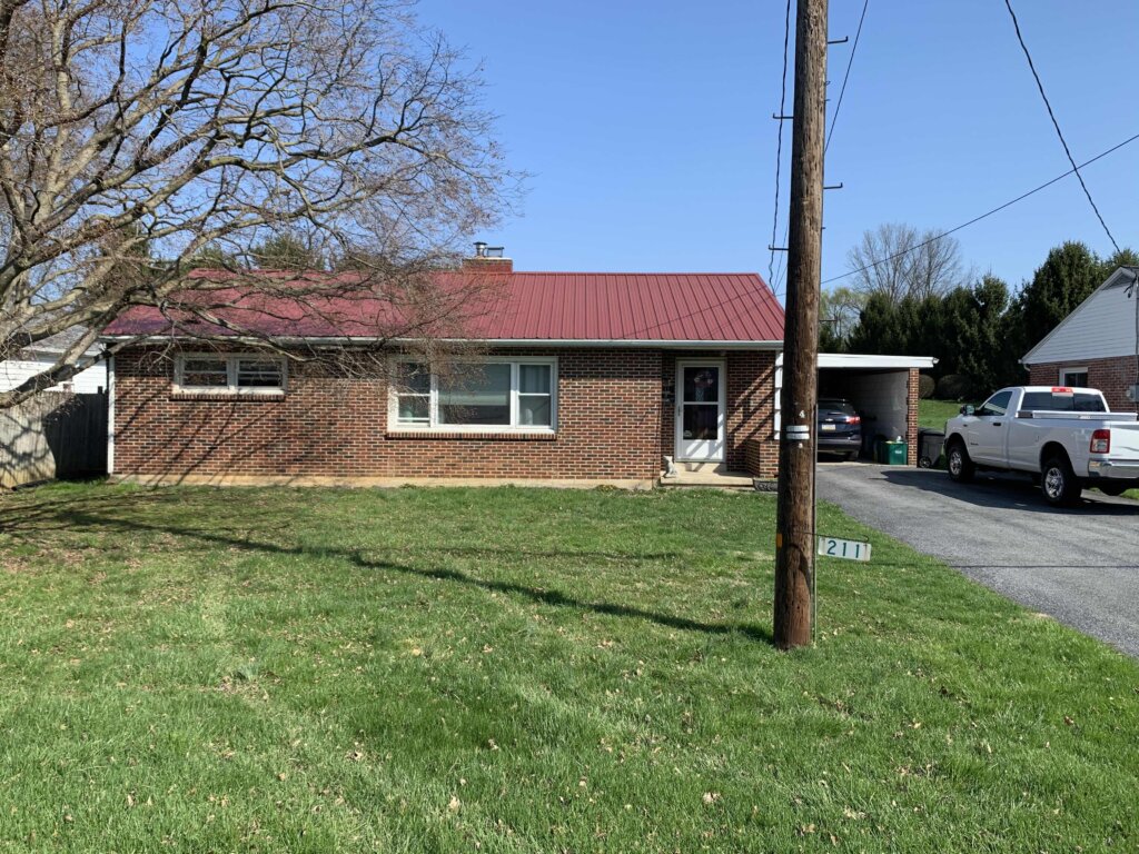 We bought this house with cash fast in York, PA.