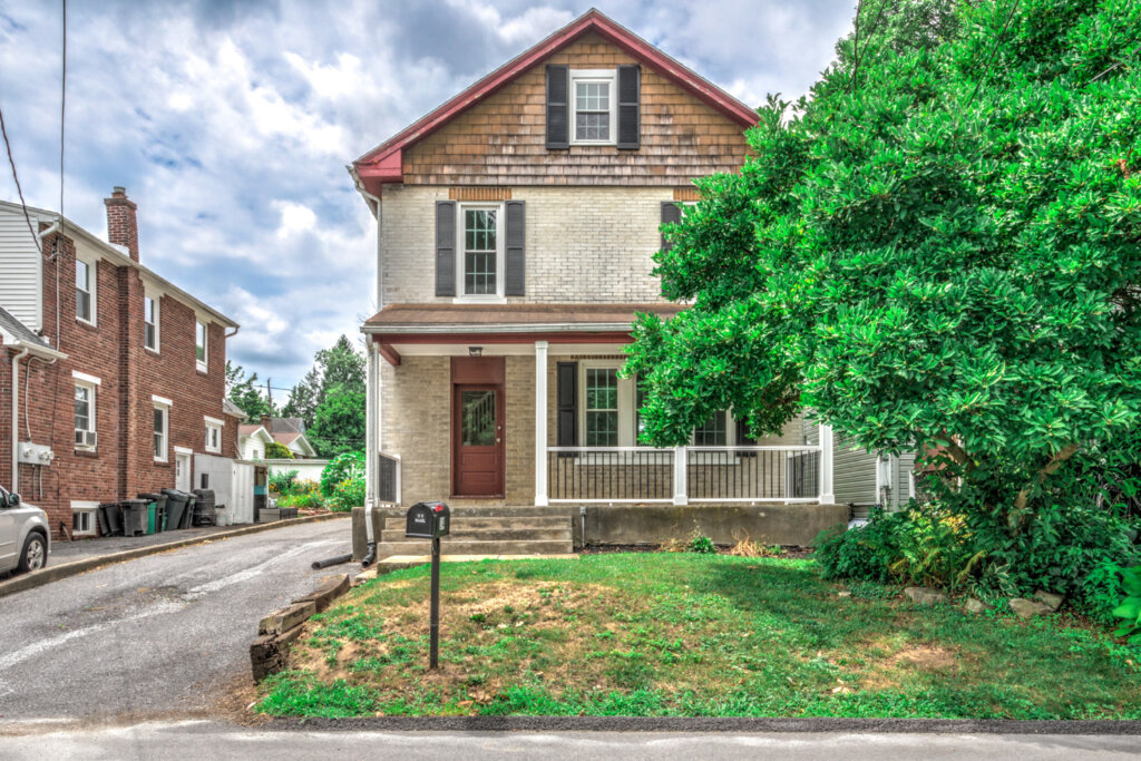 Front of a Northampton County house