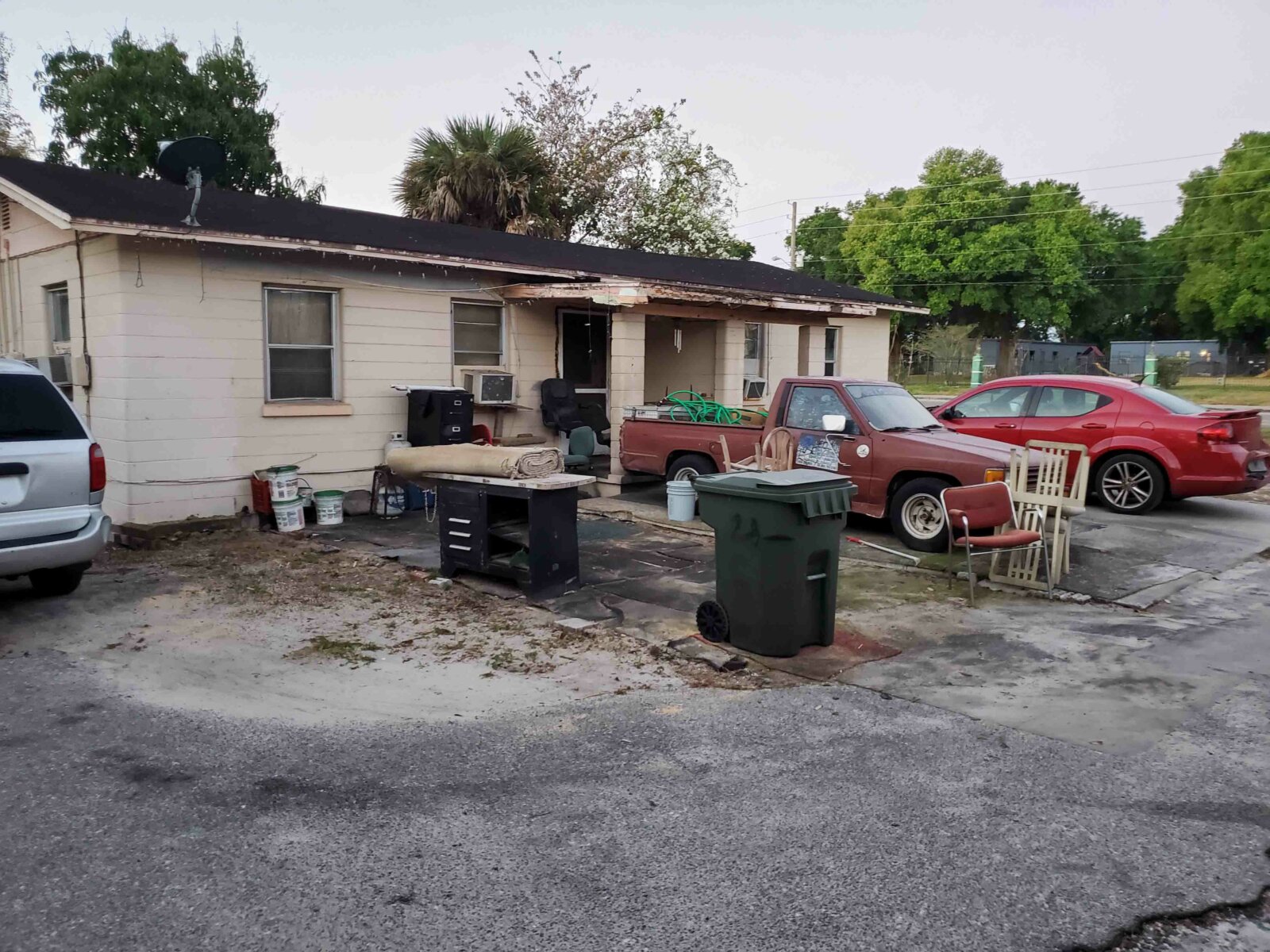 WE-BUY-UGLY-HOUSES-IN-Riverview-fl