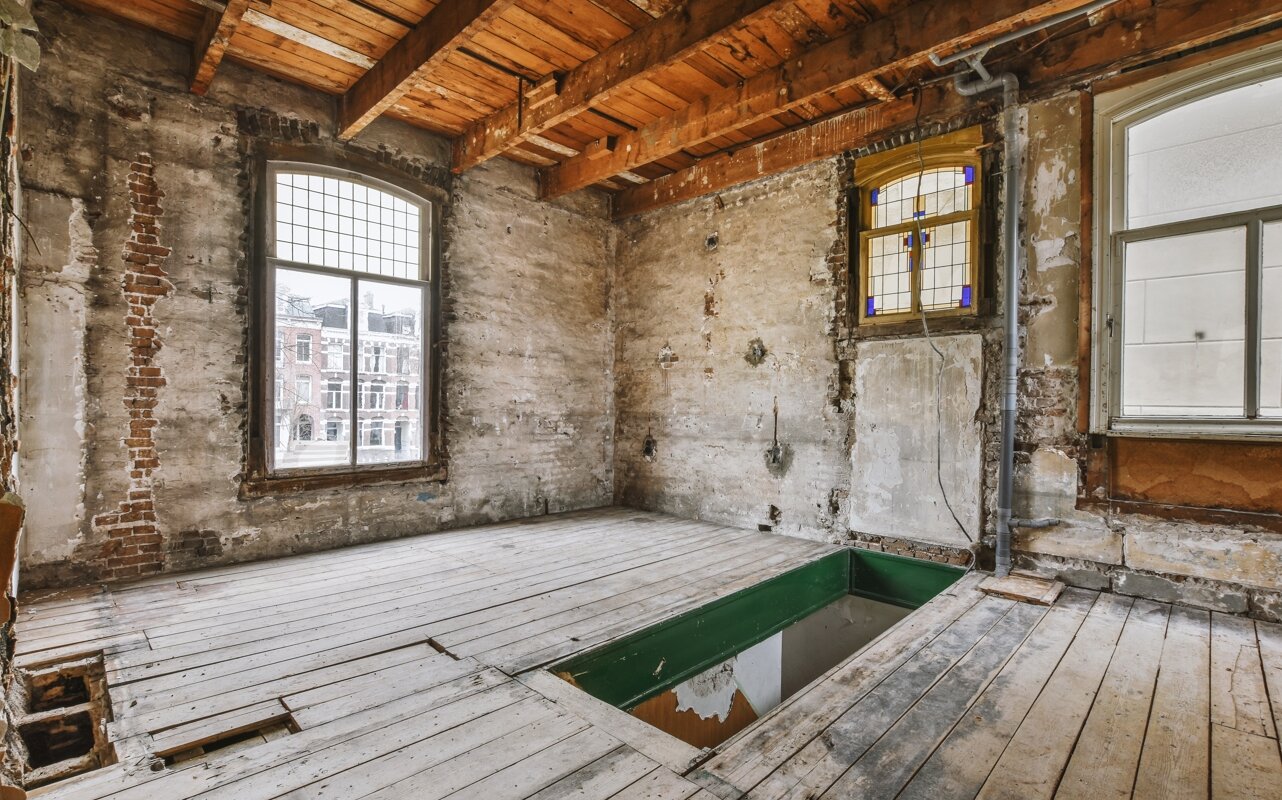 Hoarder or Distressed Property Sales