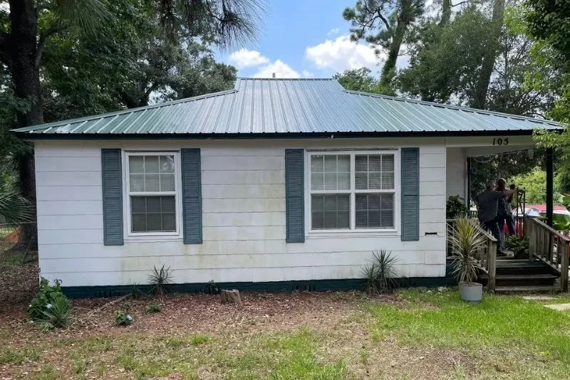 We'll buy any house in Florida, - Give us a call now!