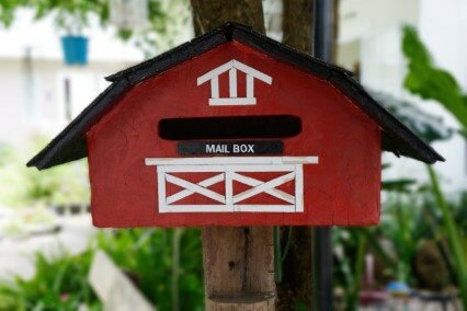 barn shaped mailbox