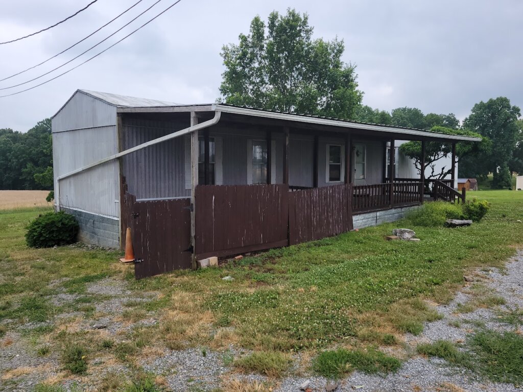 Single Wide Mobile Home Purchased by Velocity Mobile Home Buyers in White House, TN