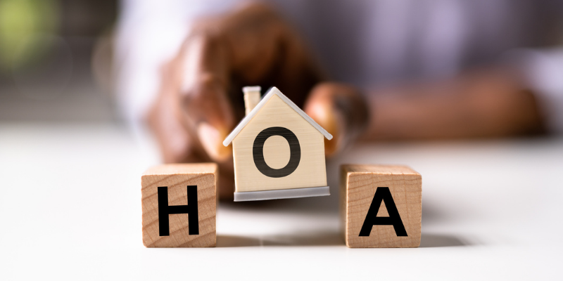 Who Covers Hoa Fees At Closing in [market_city]
