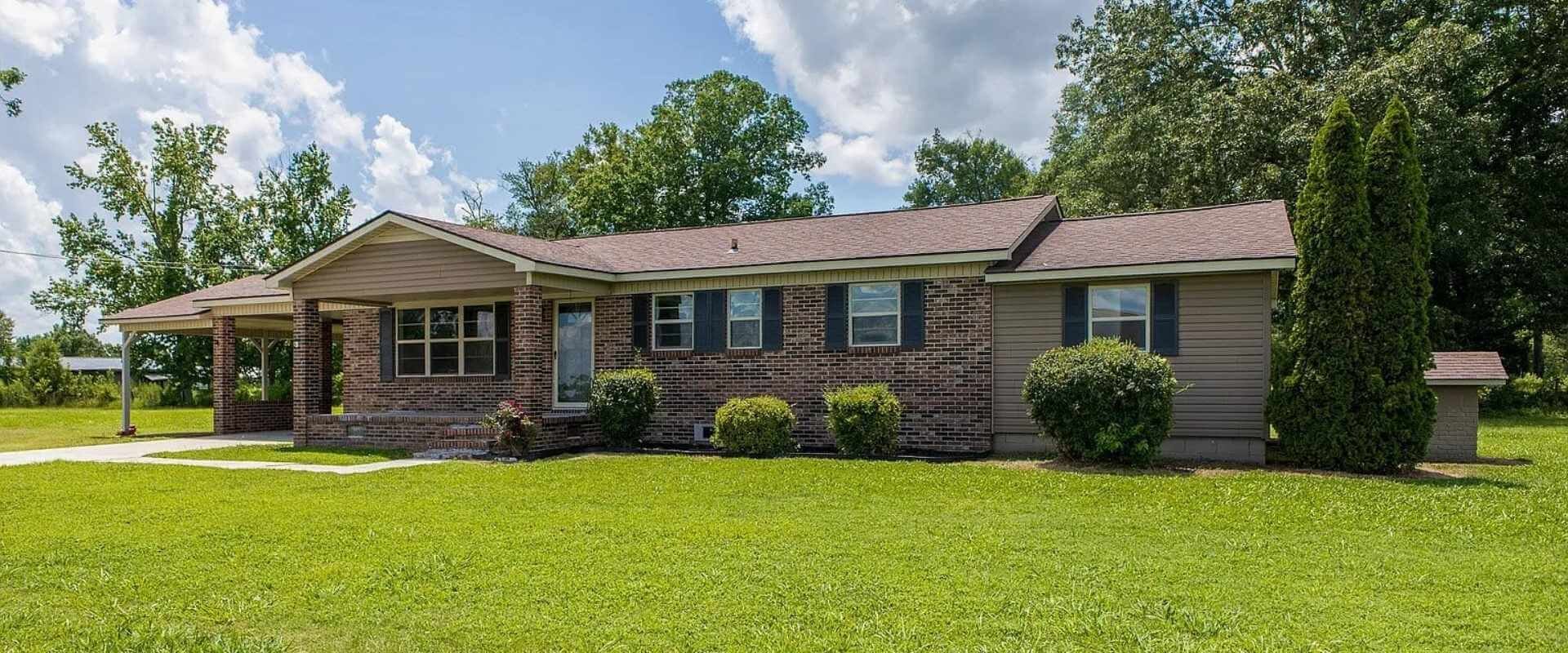 Athens Alabama cash home buyers serving downtown Limestone County Highway 72 corridor Elk River Mills area