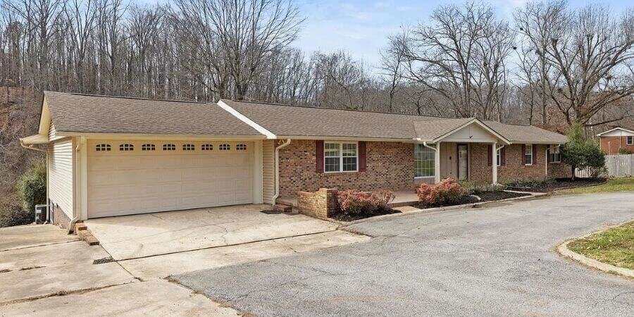 House purchased for cash by Yellowhammer Home Buyers in the Shoals area serving Muscle Shoals Sheffield Tuscumbia Littleville Colbert County Alabama