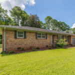Exterior of Huntsville home on Shannonhouse Rd purchased with cash by Yellowhammer Home Buyers