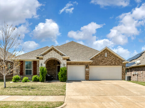 FOR SALE 1664 LARAMIE LN