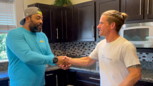 Greg from Hawaii Cash Home Buyers making a deal with another happy home seller