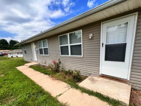 Newly remodeled duplex for sale in Independence, Missouri