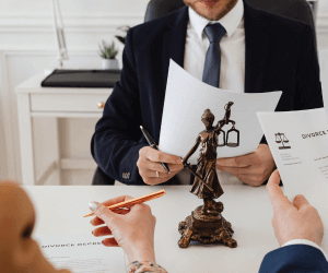 Selling Property in Florida Before Divorce Settlement