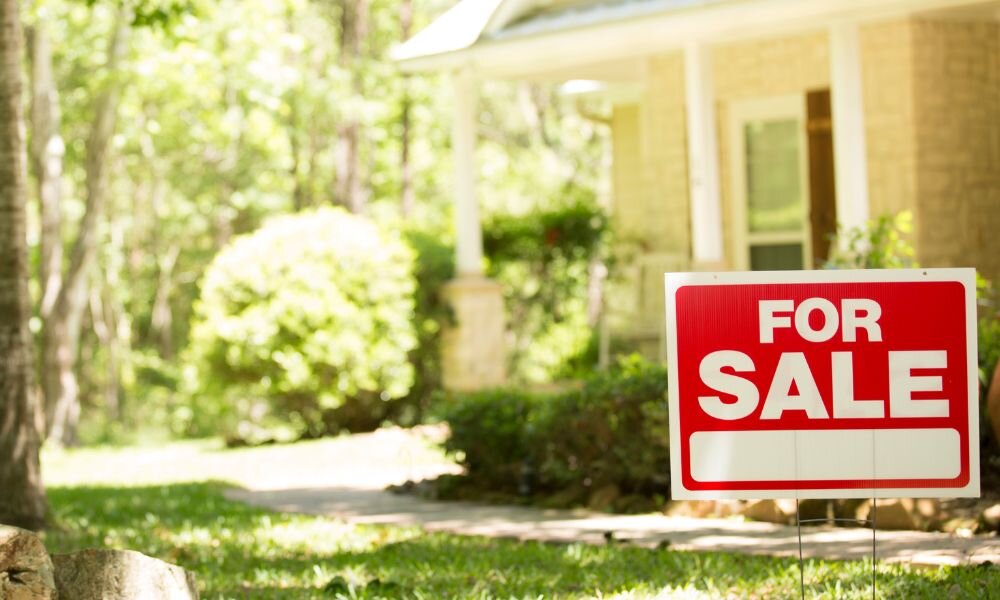 Selling your house - red sign