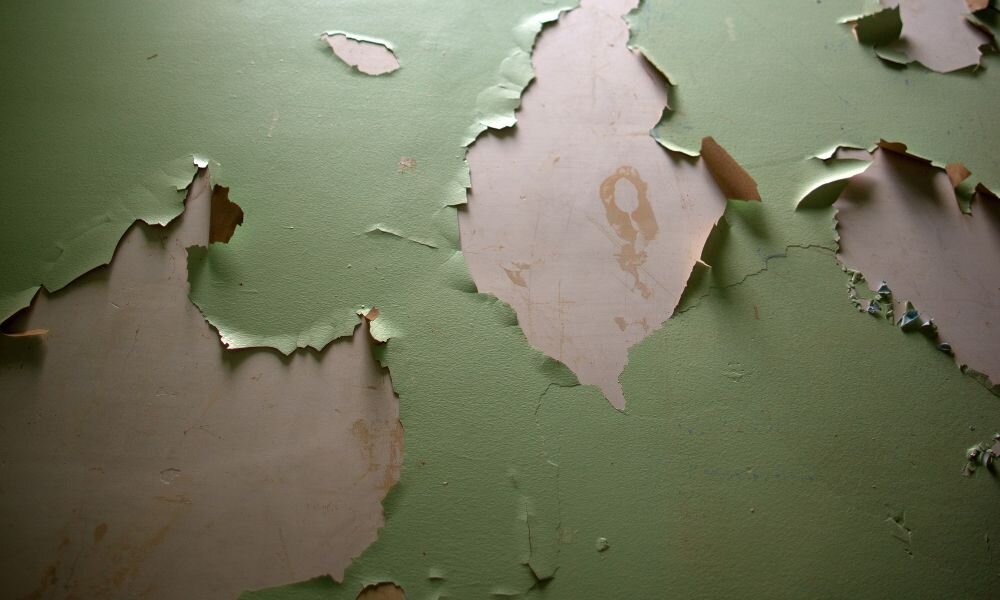 Green lead paint