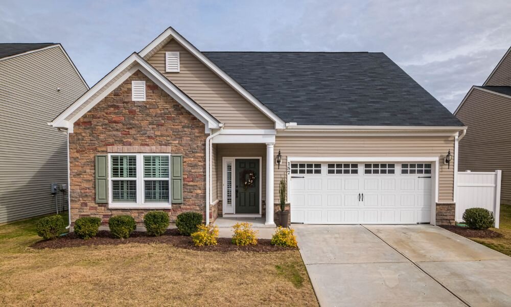 House with bad driveway