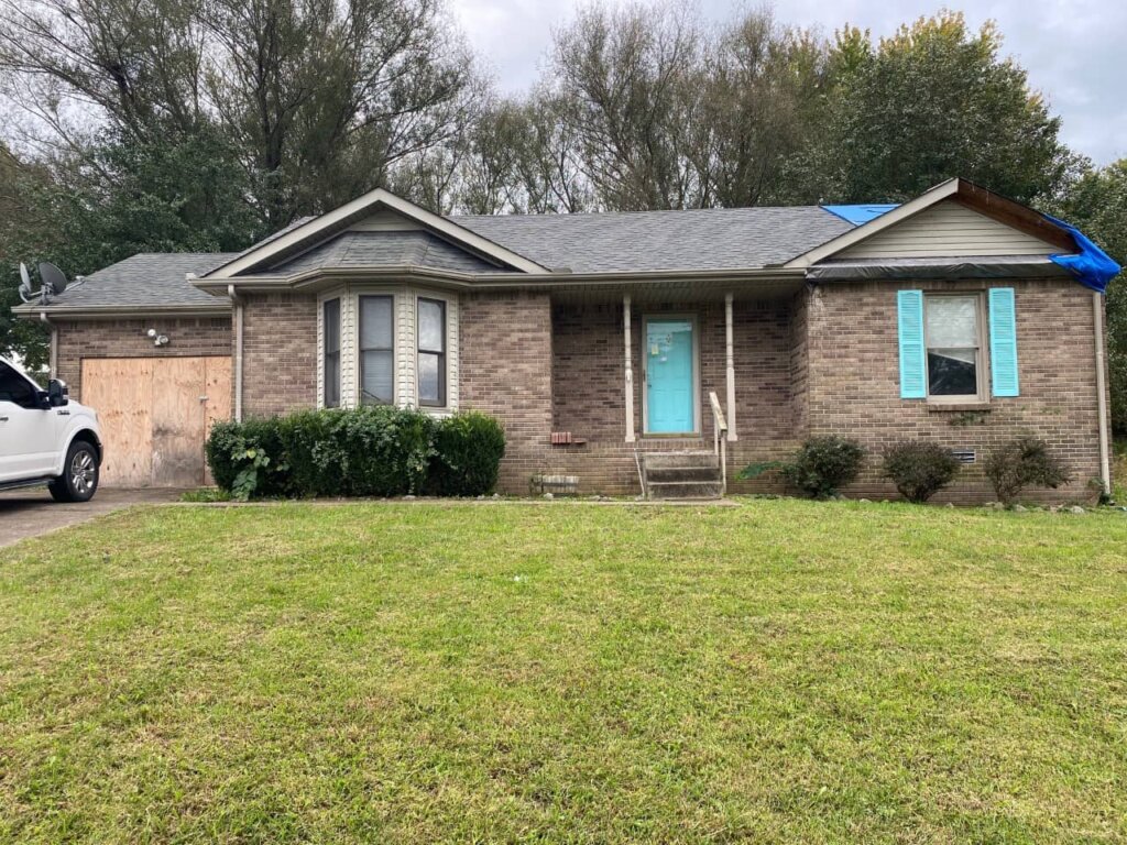 We buy houses for cash Waverly Tennessee
