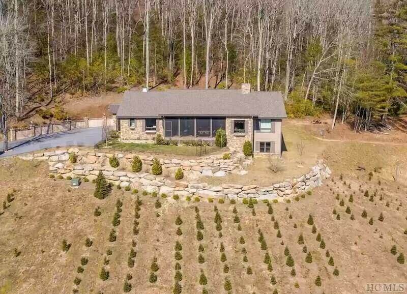 240 Chimney Pond Rd, Glenville, NC 28736