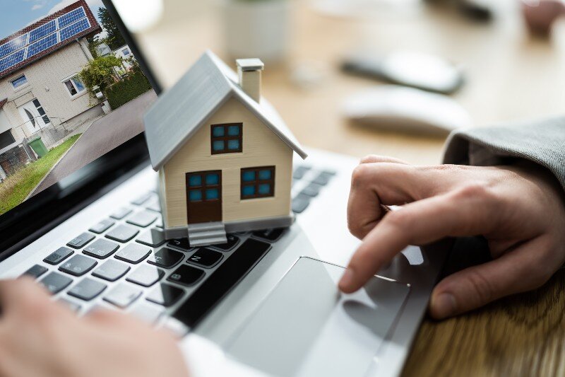 A homeowner advertises a house online.