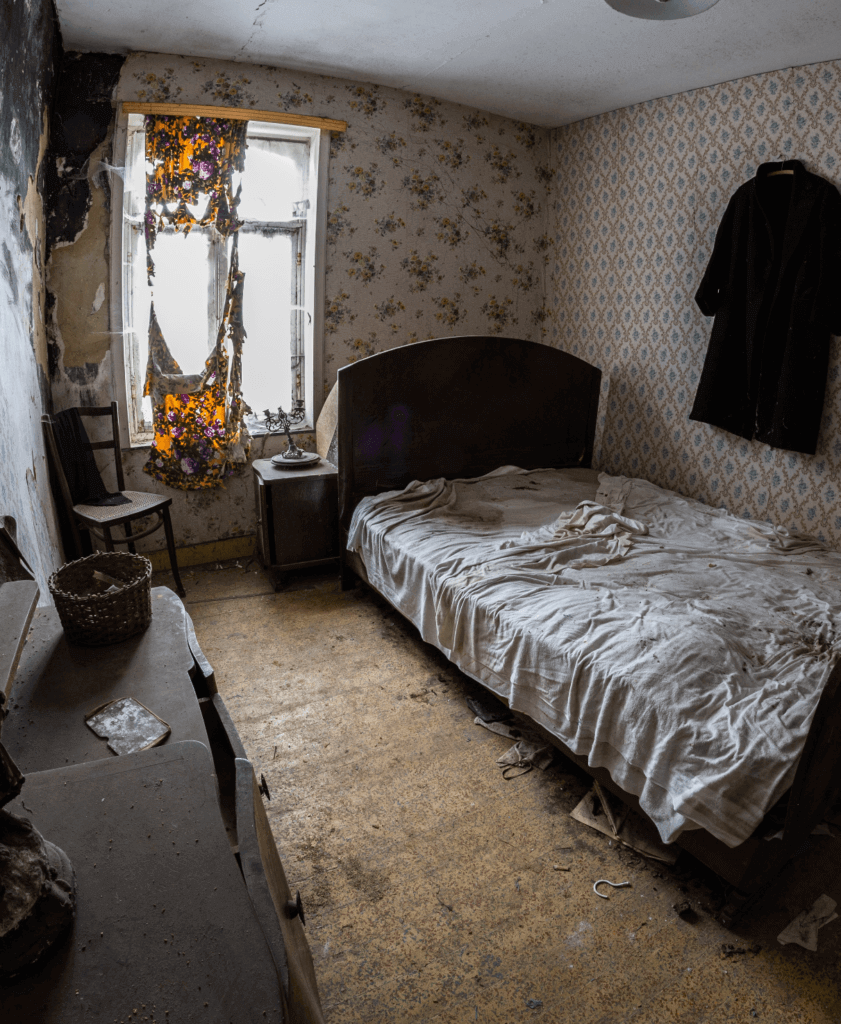 Sell my house fast in Allentown PA messy house