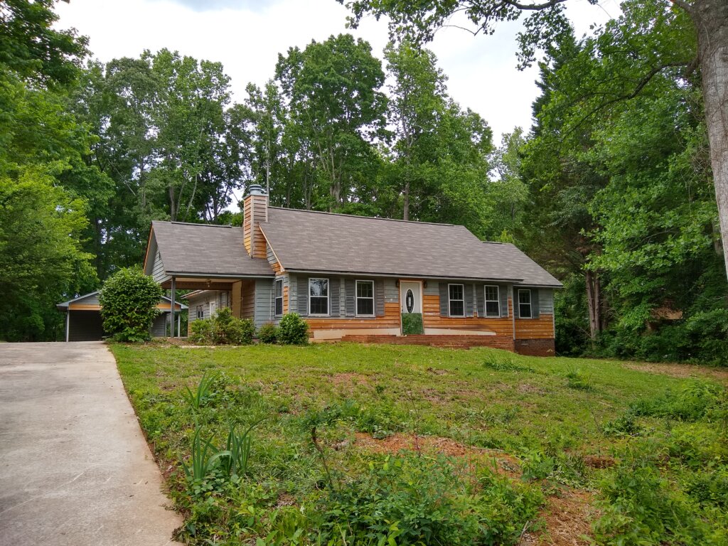 House needing repairs that we purchased in Gainesville Georgia for cash in as-is condition