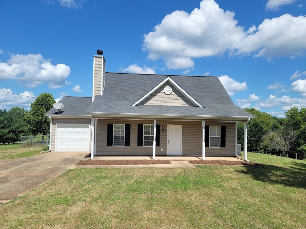House we bought in Maysville Georgia for cash as-is that needed repairs & fixing