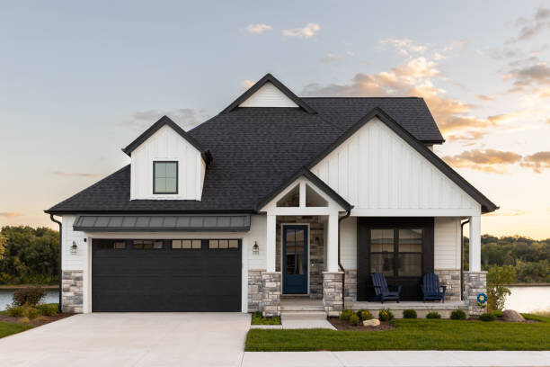 Happy Texas homeowner selling house for cash in Dallas–Fort Worth