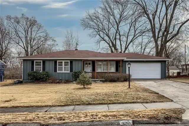 Green house renovated by 1st Key Homebuyers.