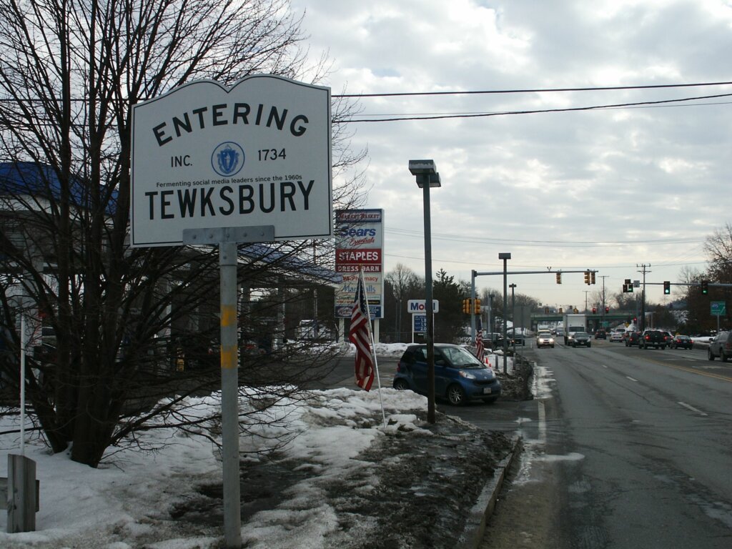 we buy houses in Tewksbury Massachusetts