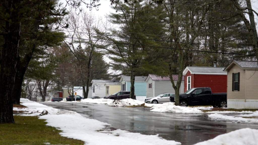 Clear Snow & Ice Around Your Pennsylvania Mobile Home